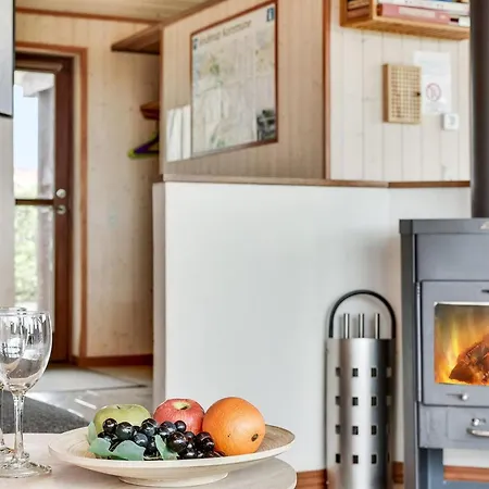 Mervi - 300m To The Fjord By Interhome
