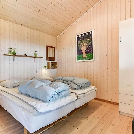 Mervi - 300m To The Fjord By Interhome